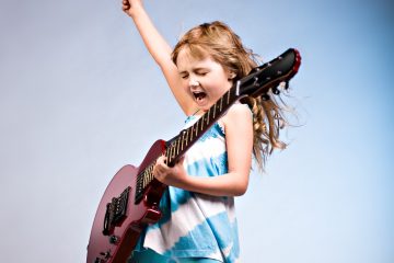 Открытые уроки по игре на гитаре в ЦТД "Ростки"